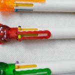 6 color pens with bear head white barrel